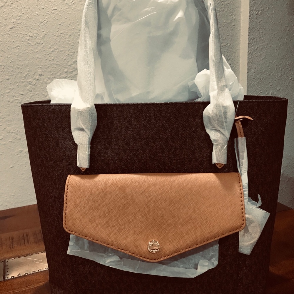 👜Michael Kors NS Jet Set with Large Fulton Clutch Zip Wallet, Brown Acorn - Picture 2 of 9